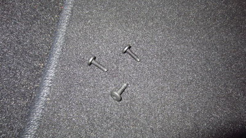 2018-2023-Jeep-Wrangler-Roll-Bar-Speakers-Replacement-Guide-013