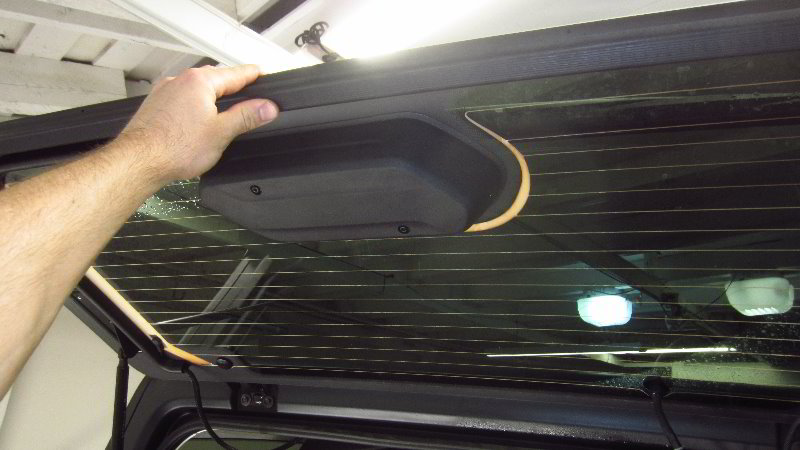 2018-2023-Jeep-Wrangler-Tail-Light-Bulbs-Replacement-Guide-003