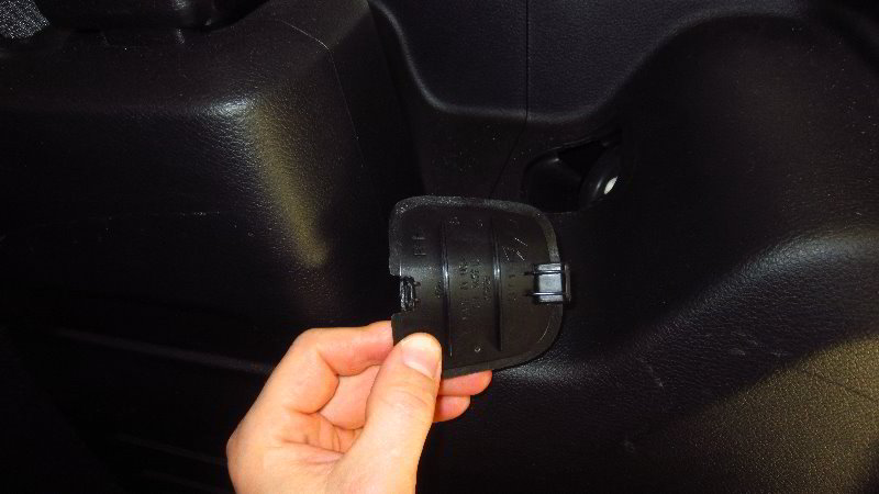 2018-2023-Jeep-Wrangler-Tail-Light-Bulbs-Replacement-Guide-006