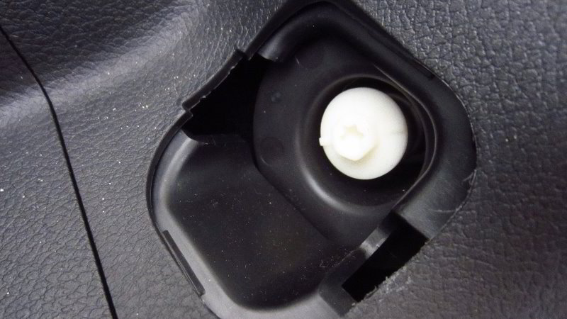 2018-2023-Jeep-Wrangler-Tail-Light-Bulbs-Replacement-Guide-007