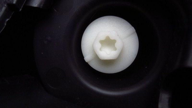 2018-2023-Jeep-Wrangler-Tail-Light-Bulbs-Replacement-Guide-008