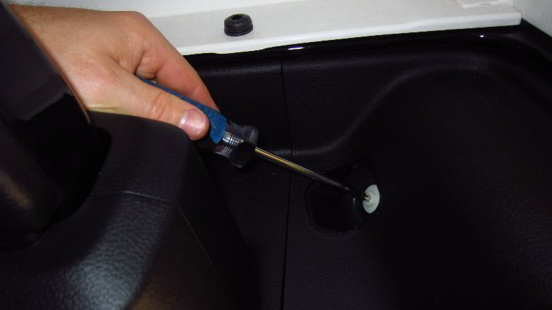 2018-2023-Jeep-Wrangler-Tail-Light-Bulbs-Replacement-Guide-009