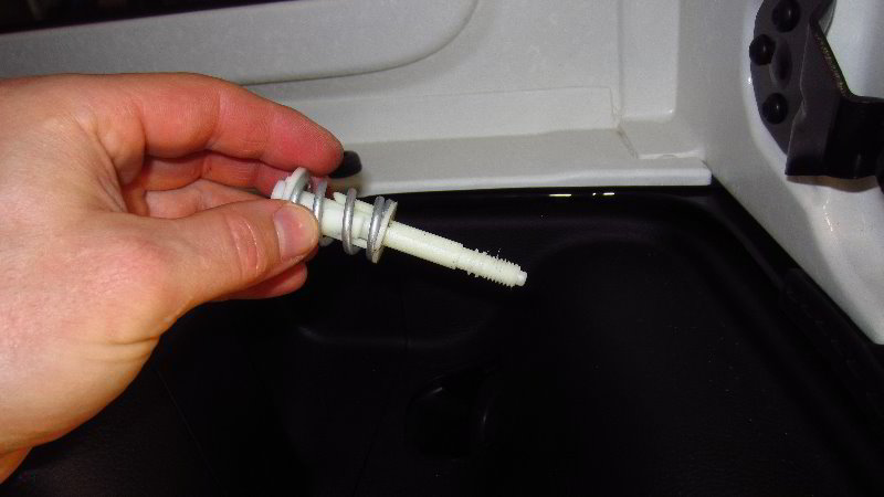 2018-2023-Jeep-Wrangler-Tail-Light-Bulbs-Replacement-Guide-010