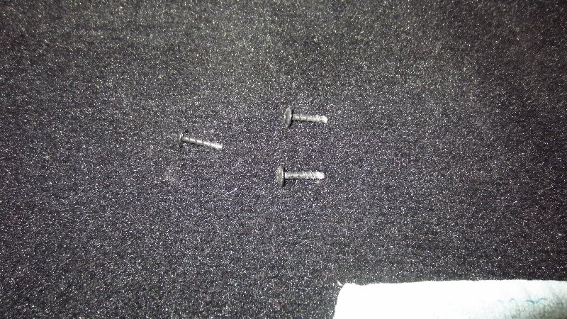 2018-2023-Jeep-Wrangler-Tail-Light-Bulbs-Replacement-Guide-020