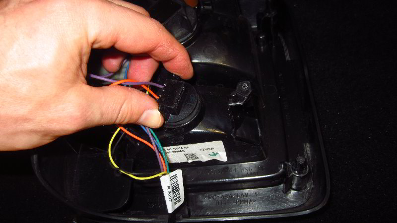 2018-2023-Jeep-Wrangler-Tail-Light-Bulbs-Replacement-Guide-027