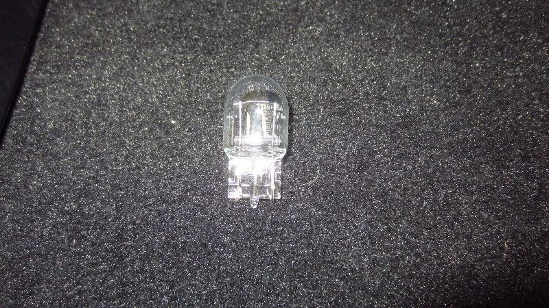 2018-2023-Jeep-Wrangler-Tail-Light-Bulbs-Replacement-Guide-030