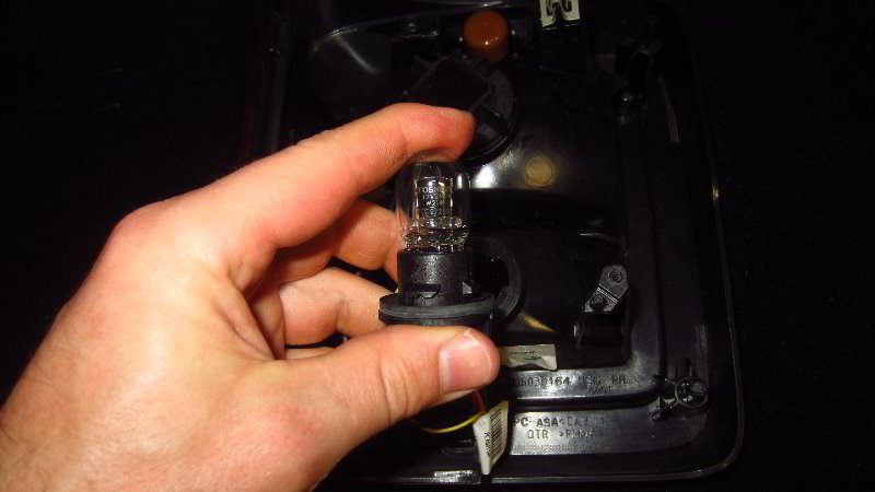 2018-2023-Jeep-Wrangler-Tail-Light-Bulbs-Replacement-Guide-031