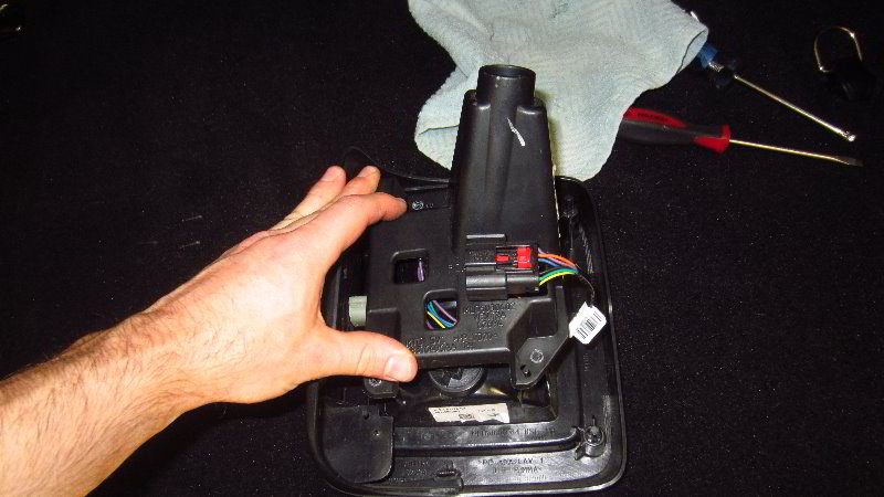 2018-2023-Jeep-Wrangler-Tail-Light-Bulbs-Replacement-Guide-033