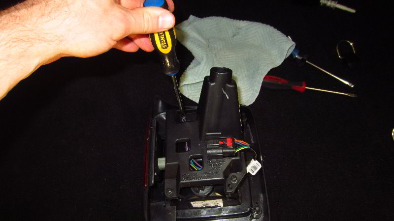 2018-2023-Jeep-Wrangler-Tail-Light-Bulbs-Replacement-Guide-034