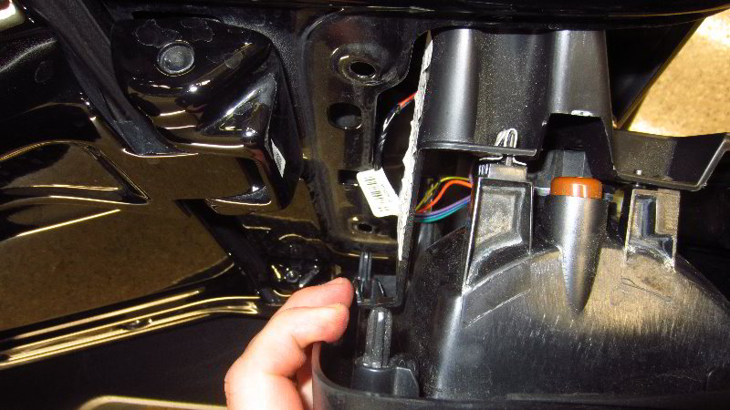 2018-2023-Jeep-Wrangler-Tail-Light-Bulbs-Replacement-Guide-037