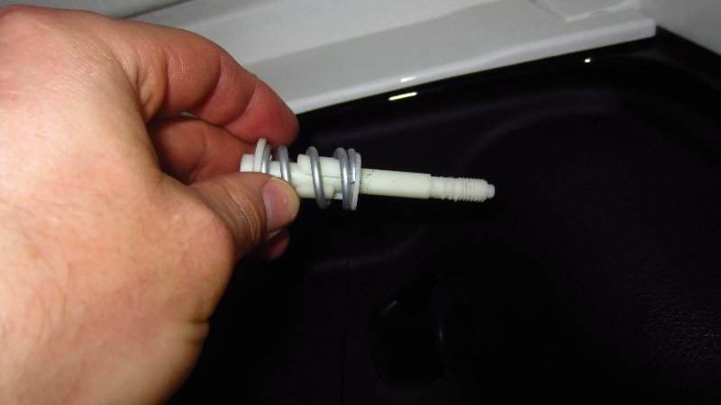 2018-2023-Jeep-Wrangler-Tail-Light-Bulbs-Replacement-Guide-039