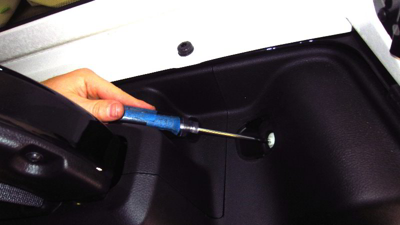 2018-2023-Jeep-Wrangler-Tail-Light-Bulbs-Replacement-Guide-040