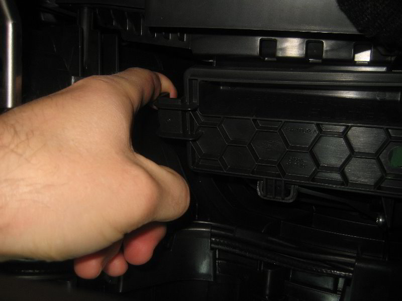 2018-Ford-Expedition-Cabin-Air-Filter-Replacement-Guide-028