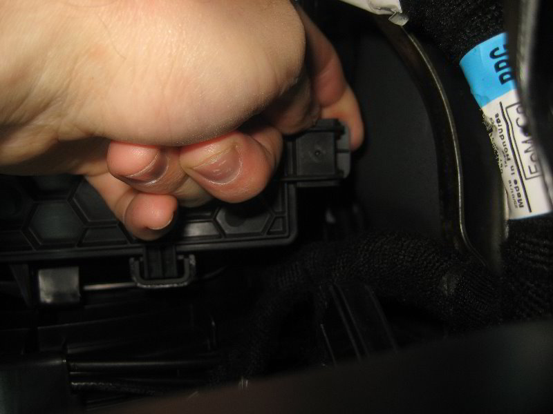 2018-Ford-Expedition-Cabin-Air-Filter-Replacement-Guide-029