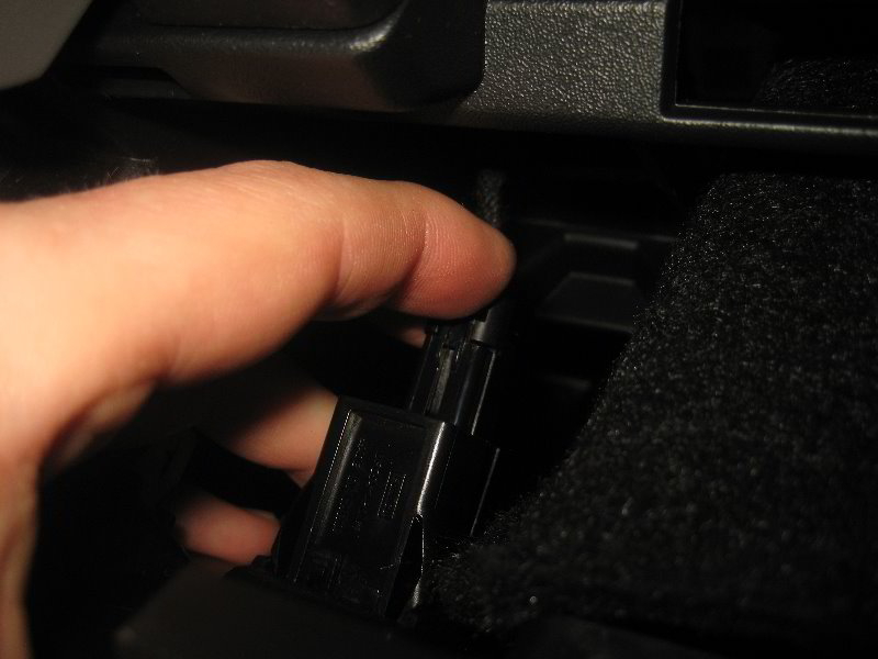 2018-Ford-Expedition-Cabin-Air-Filter-Replacement-Guide-043