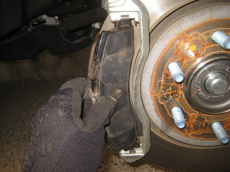 2018-Ford-Expedition-Front-Brake-Pads-Replacement-Guide-029