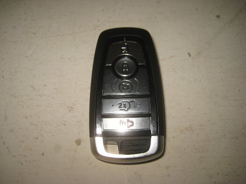 2018-Ford-Expedition-Key-Fob-Battery-Replacement-Guide-001