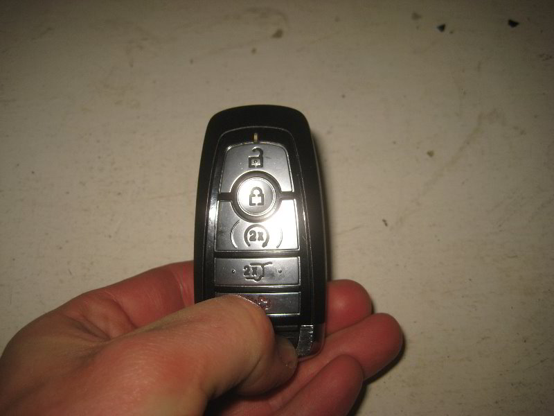 2018-Ford-Expedition-Key-Fob-Battery-Replacement-Guide-003