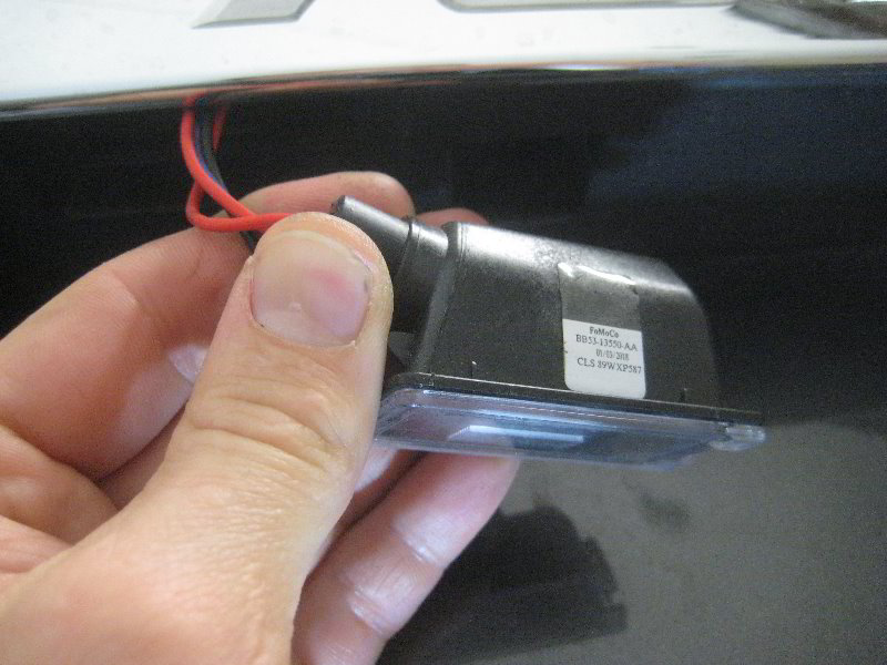 2018-Ford-Expedition-License-Plate-Light-Bulbs-Replacement-Guide-006