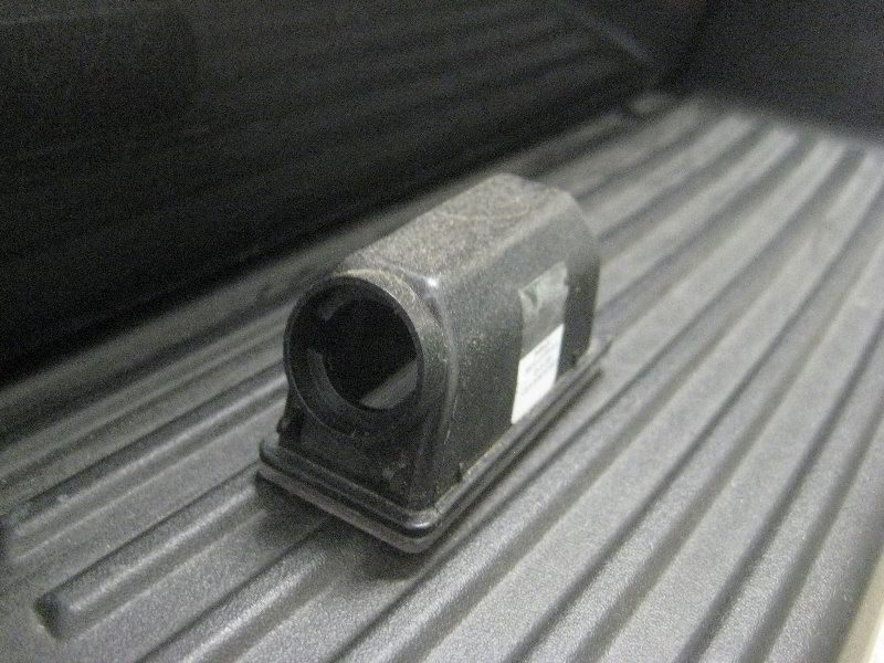 2018-Ford-Expedition-License-Plate-Light-Bulbs-Replacement-Guide-007