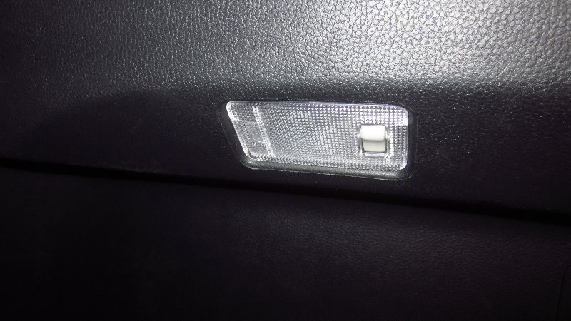 2019-2023-Toyota-RAV4-Cargo-Area-Light-Bulb-Replacement-Guide-002