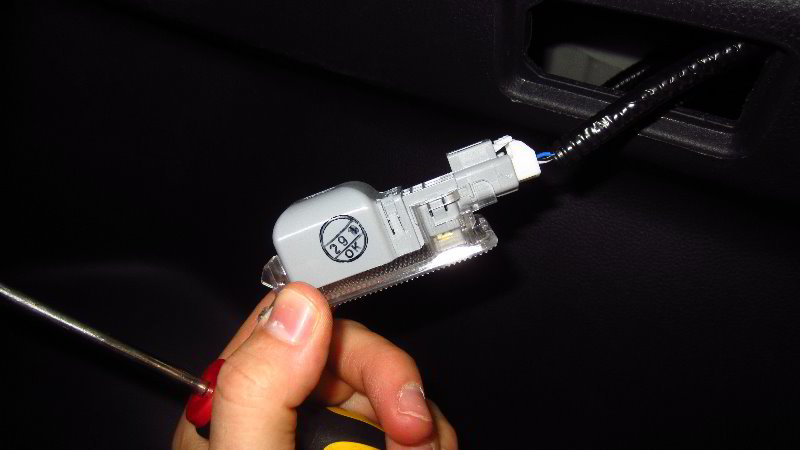 2019-2023-Toyota-RAV4-Cargo-Area-Light-Bulb-Replacement-Guide-004