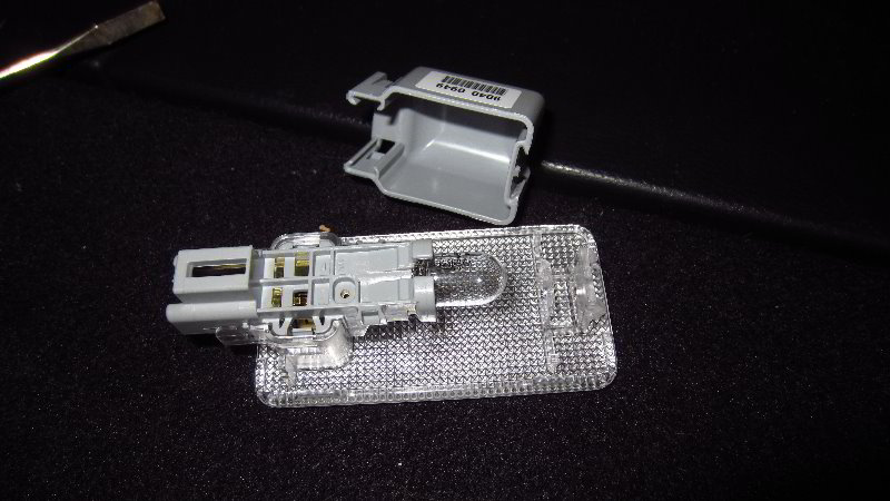 2019-2023-Toyota-RAV4-Cargo-Area-Light-Bulb-Replacement-Guide-008