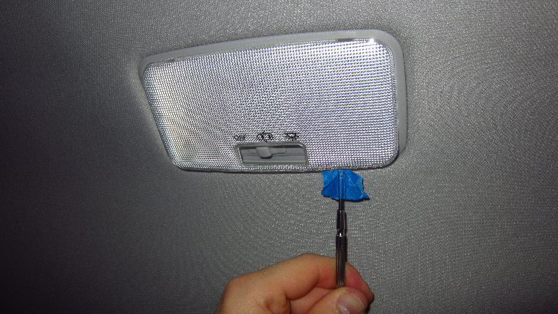 2019-2023-Toyota-RAV4-Dome-Light-Bulb-Replacement-Guide-003