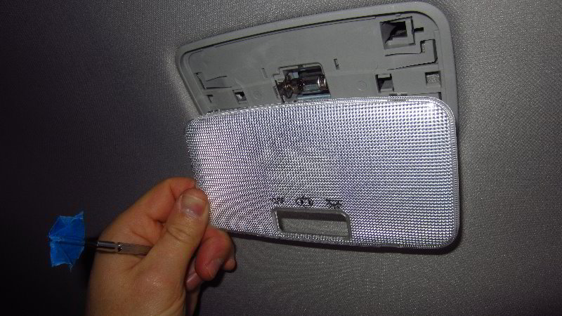 2019-2023-Toyota-RAV4-Dome-Light-Bulb-Replacement-Guide-004