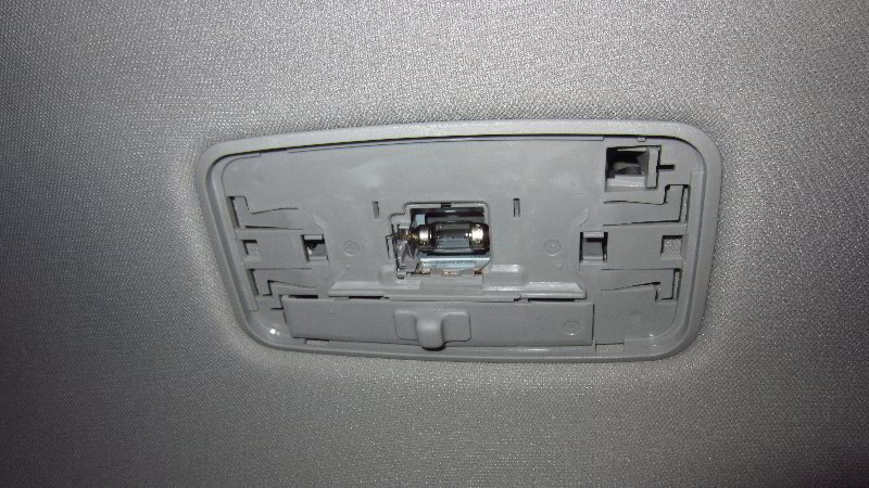2019-2023-Toyota-RAV4-Dome-Light-Bulb-Replacement-Guide-006
