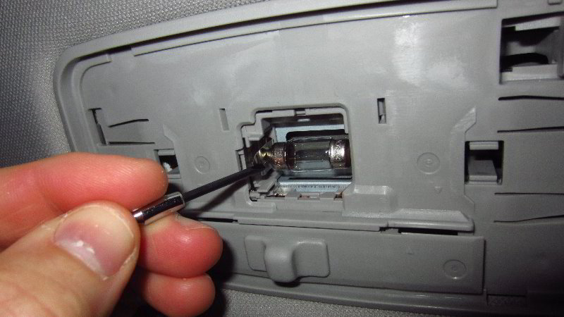 2019-2023-Toyota-RAV4-Dome-Light-Bulb-Replacement-Guide-007