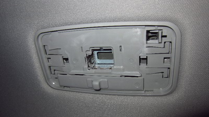 2019-2023-Toyota-RAV4-Dome-Light-Bulb-Replacement-Guide-009