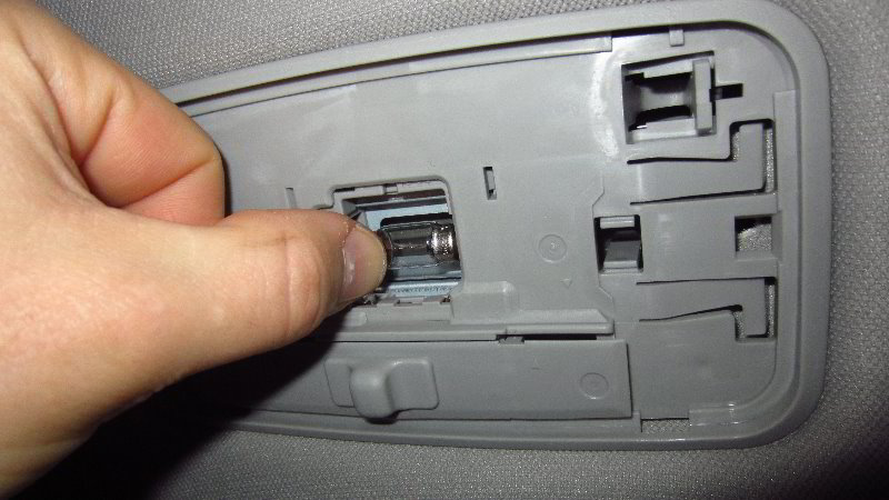 2019-2023-Toyota-RAV4-Dome-Light-Bulb-Replacement-Guide-010