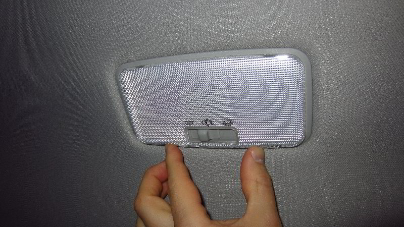 2019-2023-Toyota-RAV4-Dome-Light-Bulb-Replacement-Guide-013