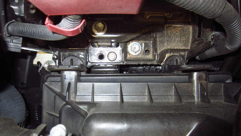 2019-2023-Toyota-RAV4-Engine-Air-Filter-Replacement-Guide-008