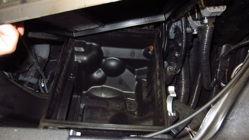 2019-2023-Toyota-RAV4-Engine-Air-Filter-Replacement-Guide-017