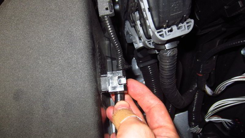 2019-2023-Toyota-RAV4-Engine-Air-Filter-Replacement-Guide-023