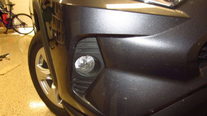 2019-2023-Toyota-RAV4-Fog-Light-Bulbs-Replacement-Guide-001