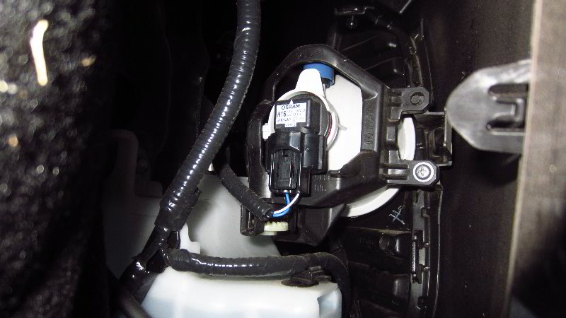 2019-2023-Toyota-RAV4-Fog-Light-Bulbs-Replacement-Guide-011