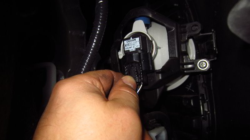 2019-2023-Toyota-RAV4-Fog-Light-Bulbs-Replacement-Guide-012