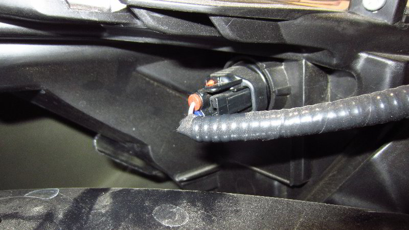 2019-2023-Toyota-RAV4-Front-Side-Marker-Light-Bulb-Replacement-Guide-003