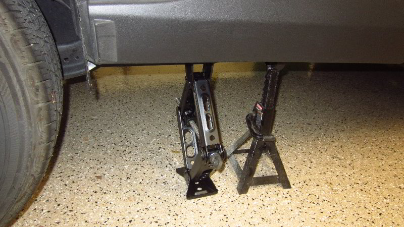 2019-2023-Toyota-RAV4-Rear-Brake-Pads-Replacement-Guide-003