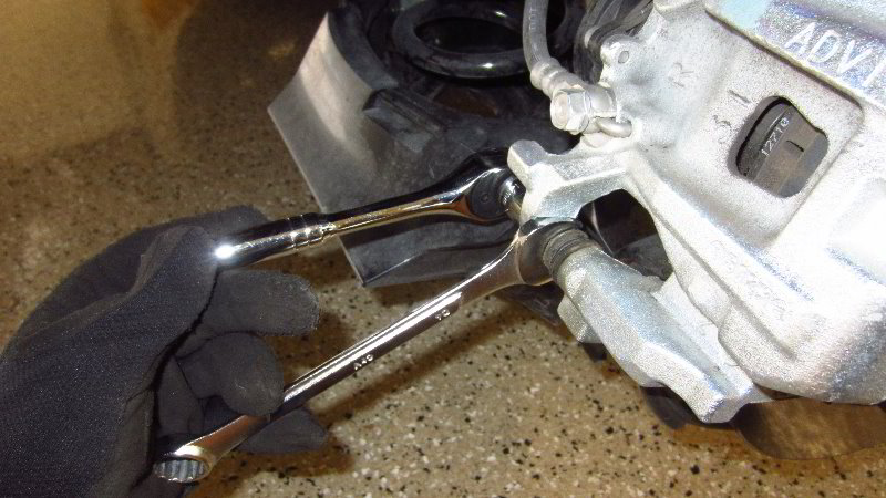 2019-2023-Toyota-RAV4-Rear-Brake-Pads-Replacement-Guide-009