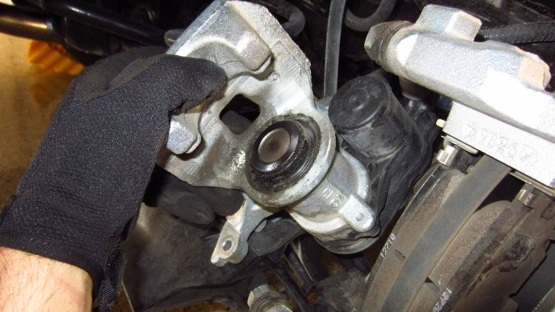 2019-2023-Toyota-RAV4-Rear-Brake-Pads-Replacement-Guide-013