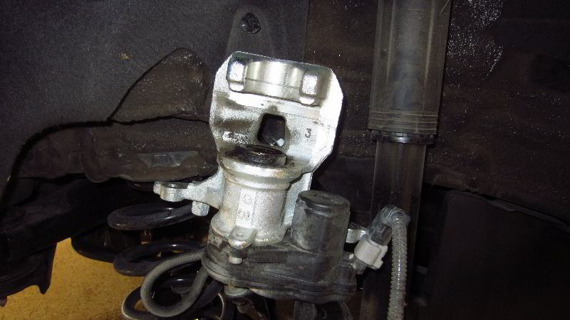 2019-2023-Toyota-RAV4-Rear-Brake-Pads-Replacement-Guide-014