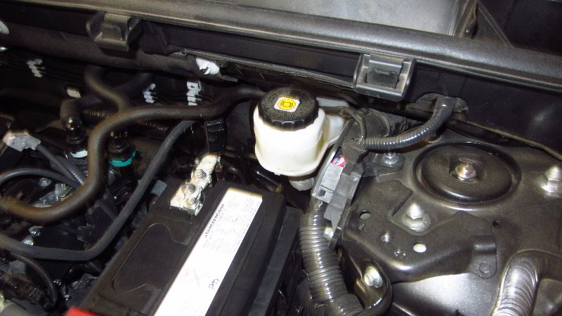 2019-2023-Toyota-RAV4-Rear-Brake-Pads-Replacement-Guide-022