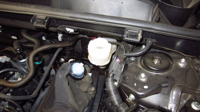 2019-2023-Toyota-RAV4-Rear-Brake-Pads-Replacement-Guide-023