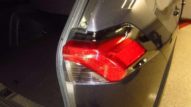 2019-2023-Toyota-RAV4-Rear-Turn-Signal-Light-Bulbs-Replacement-Guide-002