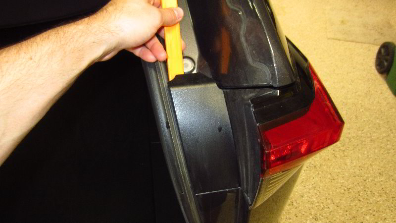 2019-2023-Toyota-RAV4-Rear-Turn-Signal-Light-Bulbs-Replacement-Guide-003