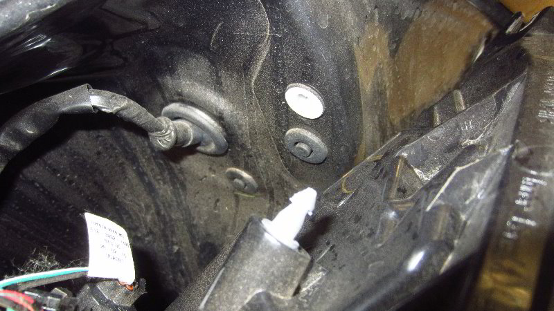 2019-2023-Toyota-RAV4-Rear-Turn-Signal-Light-Bulbs-Replacement-Guide-011